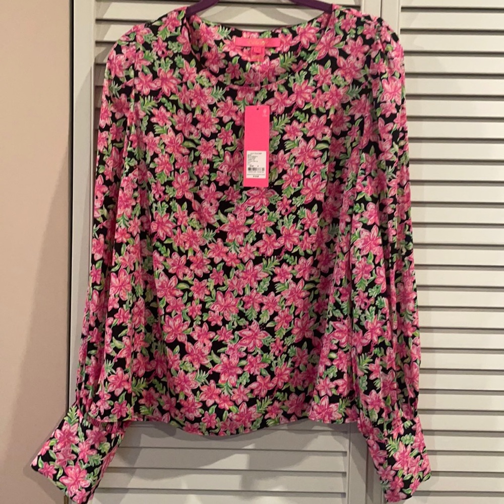 NWT Lilly Onyx blouse with zipper cuffs